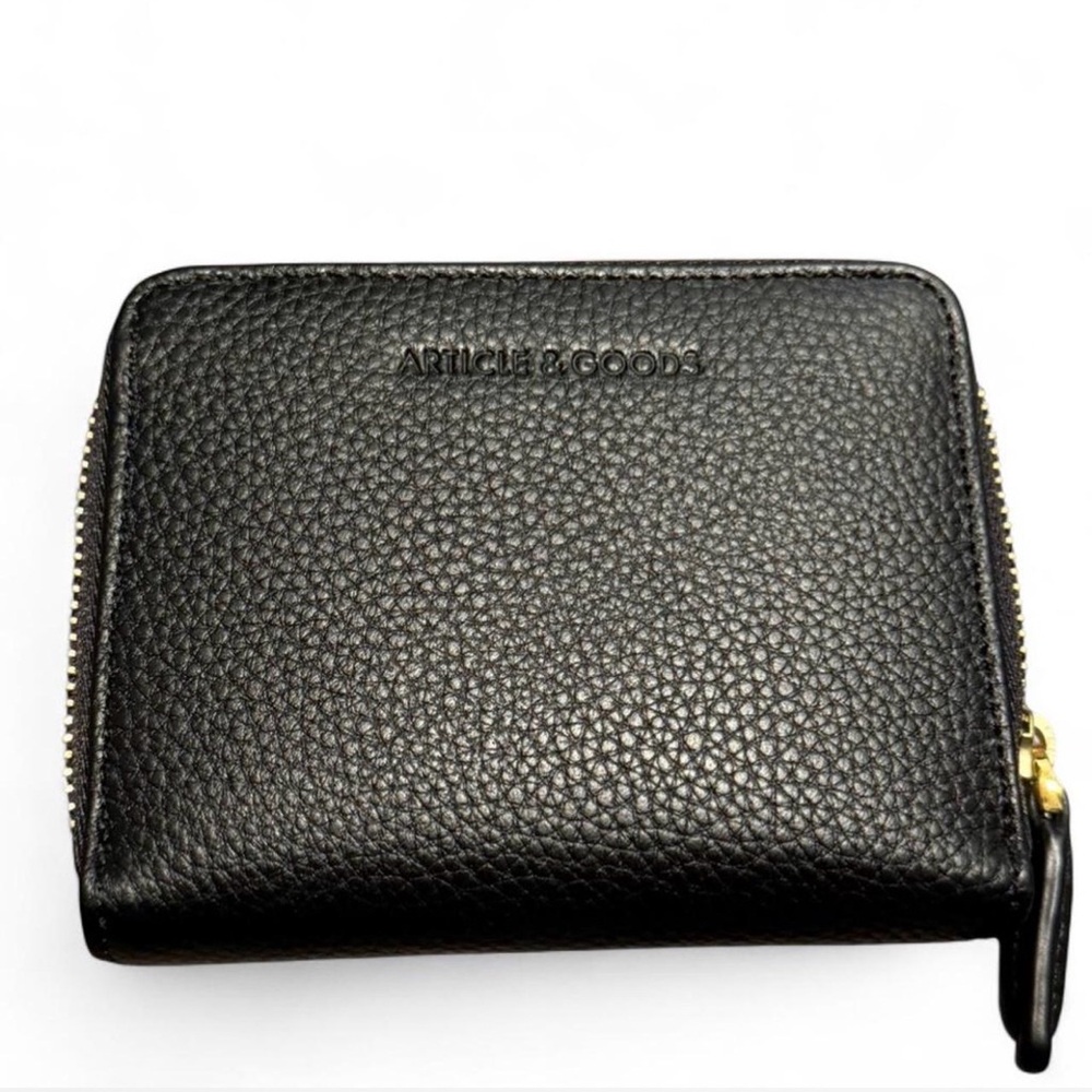 Article & Goods Black Leather Wallet